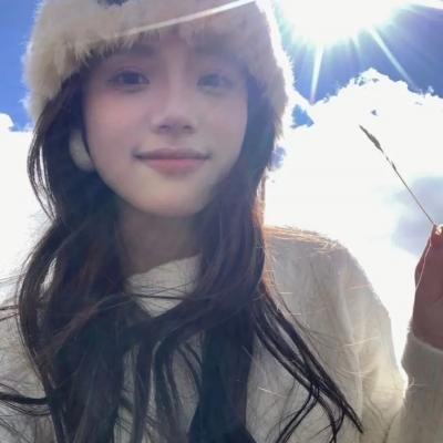 穿着旗袍的女孩